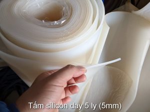 Tam silicon day 5 ly (5mm) trang trong